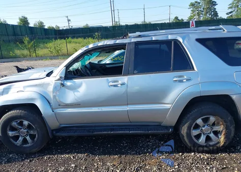 2005 Toyota 4Runner Sr5 Sport V6 z USA, uszkodzony, nr VIN JTEBU14R158046601